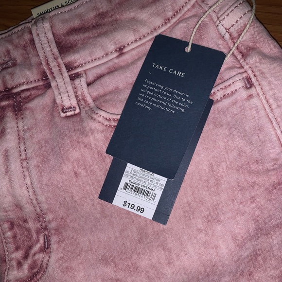 Pink jean shorts sz2 - Picture 6 of 10